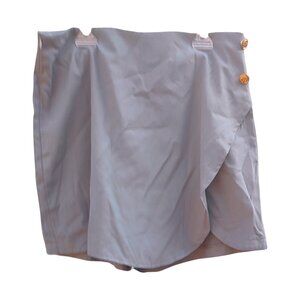 Green Short Skort with Gold-Tone Buttons Size Large (US 8/10, EU 40/42)